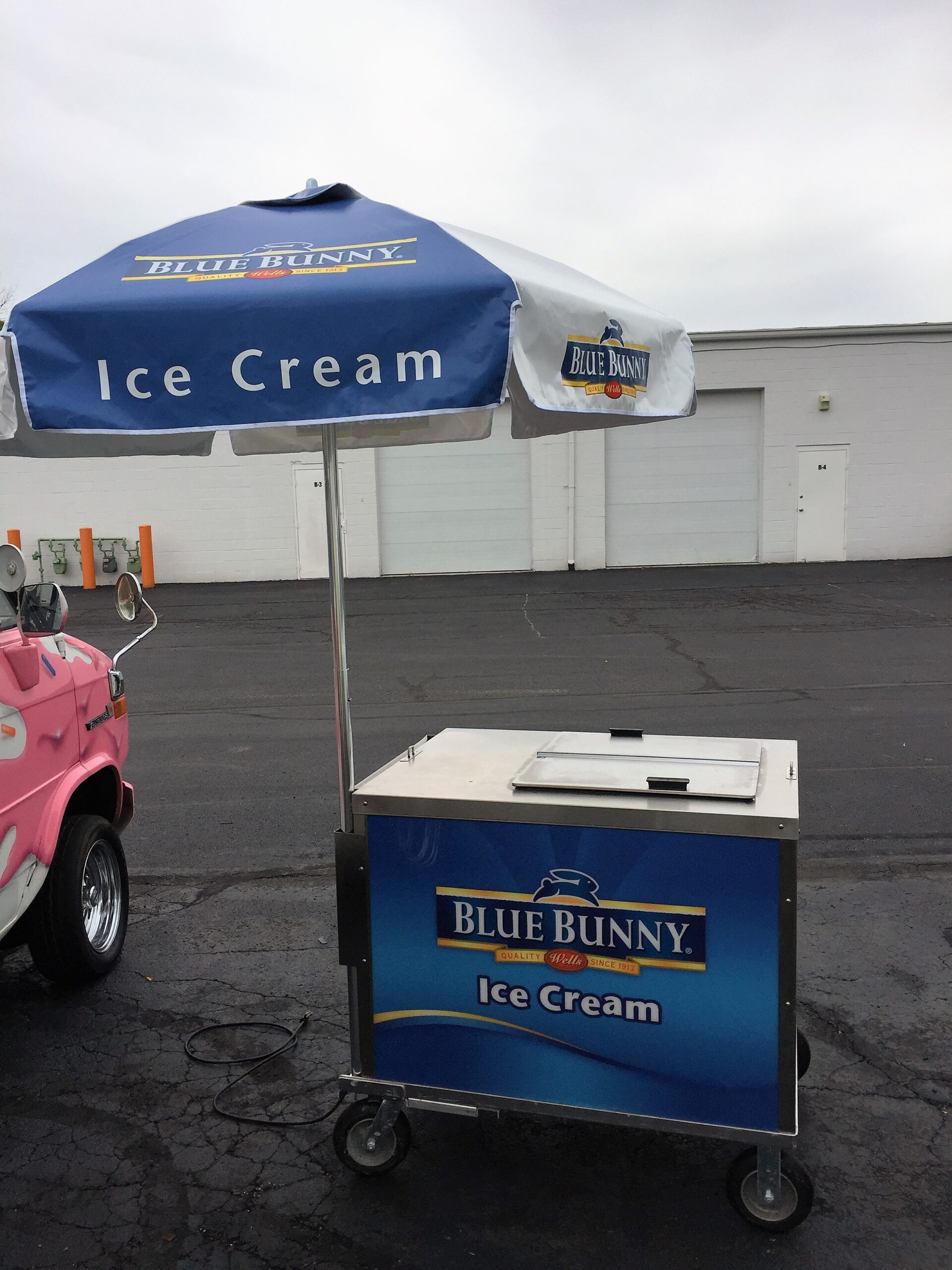 An ice cream cart.
